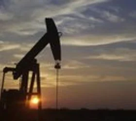 Нафтата паѓа додека вниманието е кон Вашингтон: пазарите го мерат исходот од средбата Трамп–Зеленски со европските ...