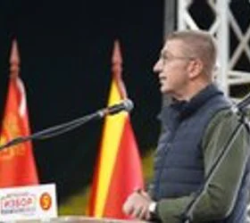 Мицкоски до Ахмети: Игрите на етничка карта се научени, ние читаме една нова книга за Македонија која е развиена, во ...