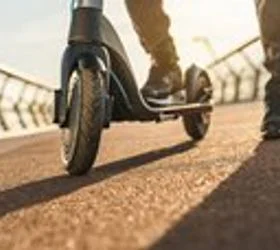 Уште една европска метропола забранува изнајмување електрични тротинети