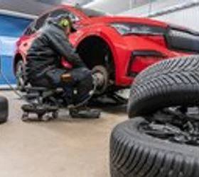 Какви гуми треба да ставите на вашиот електричен автомобил?