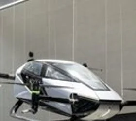 Кина ја отвори првата фабрика за возила што летаат!