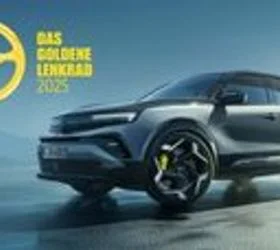 Мока ГСЕ е 22-от модел на Опел што освојува Златен Волан