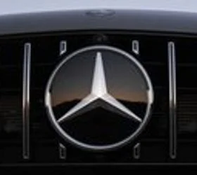 Mercedes ја шокира Европа: ги намалува цените до 30% и се откажува од луксузната стратегија