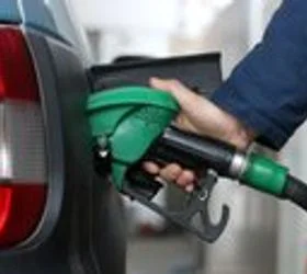 Бензините поевтини за половина денар, дизелот поскап за исто толку