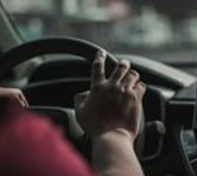 Како да заштедите гориво во зима: Експертски совети за правилен притисок во гумите