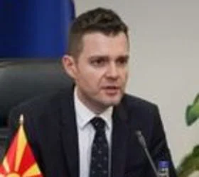 Муцунски: Ние сме конструктивни, но македонскиот јазик и идентитет не се предмет на преговори