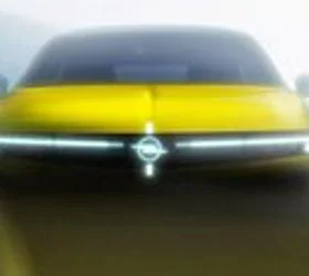 Opel со тизери ја најави освежената Astra