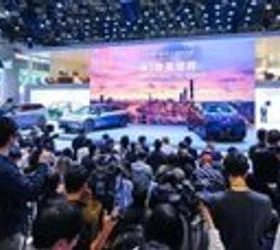 Паѓаат акциите на кинеските производители на автомобили