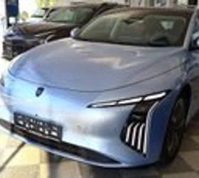 Фортинг се јавува со електрична лимузина со луксузен изглед, а цена на Донгфенг