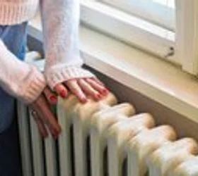 Левица со остра реакција на најавените поскапувања на парното и струјата