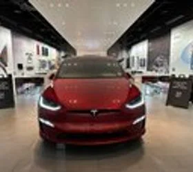 СИТЕ МУ СВРТЕА ГРБ, САМО НОРВЕЖАНИТЕ И ИТАЛИЈАНЦИТЕ ГО САКААТ: Продажбата на Тесла во Европа во ноември со огромен пад