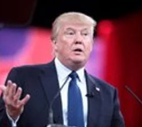 Трамп ги укинува строгите стандарди за потрошувачка на гориво во САД