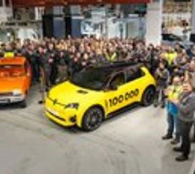 Електричниот Renault 5 собори рекорд – 100.000 примероци за само 15 месеци