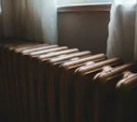 Како да го загреете станот без огромни трошоци?