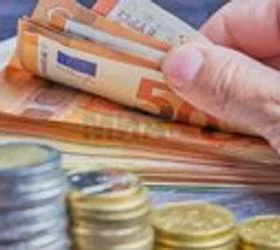 Евробарометар: Речиси 80 отсто од жителите на Еврозоната сметаат дека еврото е добро за ЕУ