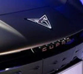 Зошто сè повеќе автомобили имаат светлечки логоа