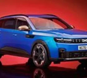 Dacia C-Neo пристигнува во 2026 – огромен багажник, хибриден погон и цена како за народ