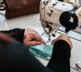 Сиљановска-Давкова ја посети шивалната на затвореничките во „Идризово“: Ова е вистински модел на ресоцијализација