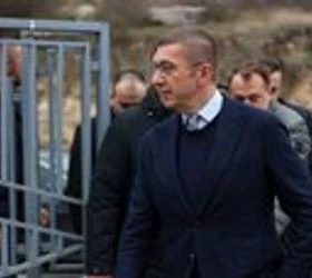 150.000 пензионери од вкупно 330.000 пред линеарното покачување имаа пензии од 10-12.000 денари, потсети Мицкоски