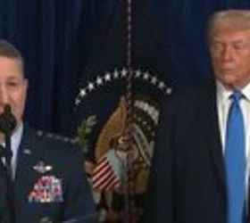 Над 150 авиони учествувале во операцијата за заробување на Мадуро, соопшти американскиот генерал Ден Кејн