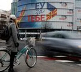 Расте поддршката на граѓаните за членство во ЕУ, но останува отпорот кон уставните измени