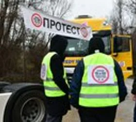 Посебна виза за професионалните возачи ќе ги тргне блокадите?