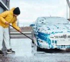 Дали треба да се мие автомобилот во зима? Многу возачи ја прават истата грешка без да знаат дека тоа им го оштетува автомобилот