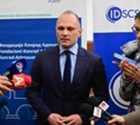 (Видео) Филипче: Поддршка за протестот на работниците, платите за време на СДСМ драстично пораснаа