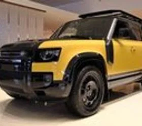 Дефендер од ограничена серија Трофи Едишн во салон во Скопје