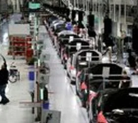 „Тесла“ го стопира производството на моделите S и X. Се фокусира на хуманоидни роботи