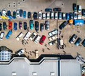 Зелени мерки: Европски град забранува рекламирање на дизел и бензински автомобили