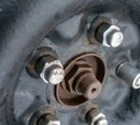 Колку шравофи имаат тркалата и зошто тоа е важно за безбедноста на возилото