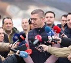 (Видео) Мицкоски: 17 нови проекти вредни 650 милиони евра ќе донесат до 5.000 работни места