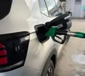 Кога е полн, полн е! Зошто не треба да го наполните резервоарот на вашиот автомобил до „горе“?