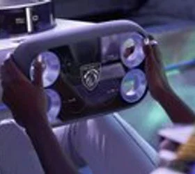 Кога ќе возиме автомобили со волани како од видеоигрите?