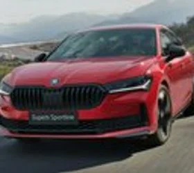 Škoda го унапреди Superb со помоќна plug-in хибридна верзија