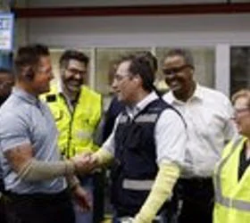 Директорот на Stellantis за една година заработил колку просечен работник за 82 години