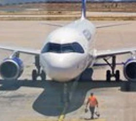 Досега 632 македонски државјани побарале евакуација, дел ќе се враќаат со чартер летови, дел со владиниот авион