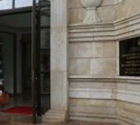 ВО МИНИСТЕРСТВОТО ЗА ОДНОСИ МЕЃУ ЗАЕДНИЦИТЕ ФАЛАТ 30 ЛАПТОПИ, ВРАБОТЕНИ ЗЕМАЛЕ ПЛАТА, А НЕ ОДЕЛE НА РАБОТА, УТВРДИ ДРЖАВНИОТ РЕВИЗОР