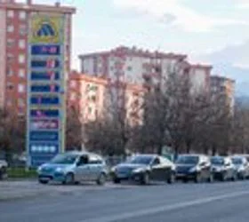 Мерки против ценовниот шок - Владата го намалува ДДВ за горивата