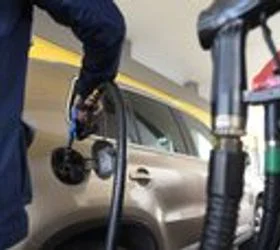 Владата ги стави цените на горивата под контрола – економијата нема да оди во рикверц