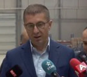 И уставната жалба остана блокирана – Мицкоски: Промена на Уставот е политичка тема и сега не е време за такво нешто