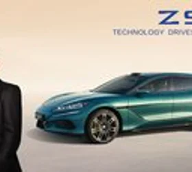 По пензионирањето, агентот 007 ангажиран во кинеската служба!