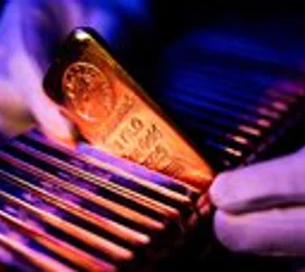 Златото се оддалечува од „мечкиниот“ пазар по нов бран купување