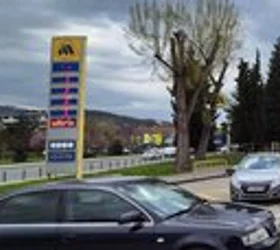Бензините поевтинуваат, дизелот останува на плафон