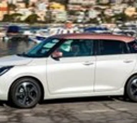 Сузуки со посебна изведба од Свифт во чест на цутот на црешите