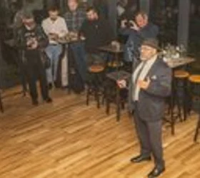 Bowler Hat Car Club – Друштво на необични дами и господа