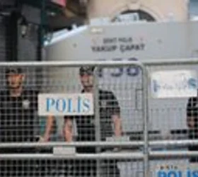 Што сѐ се знае за злосторството во Турција во кое поранешен ученик застрела 16 лица