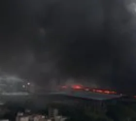 📽️ ОГРОМЕН ПОЖАР ВО КАМПУСОТ НА „BYD“ Густ чад над индустриски парк во Шенжен